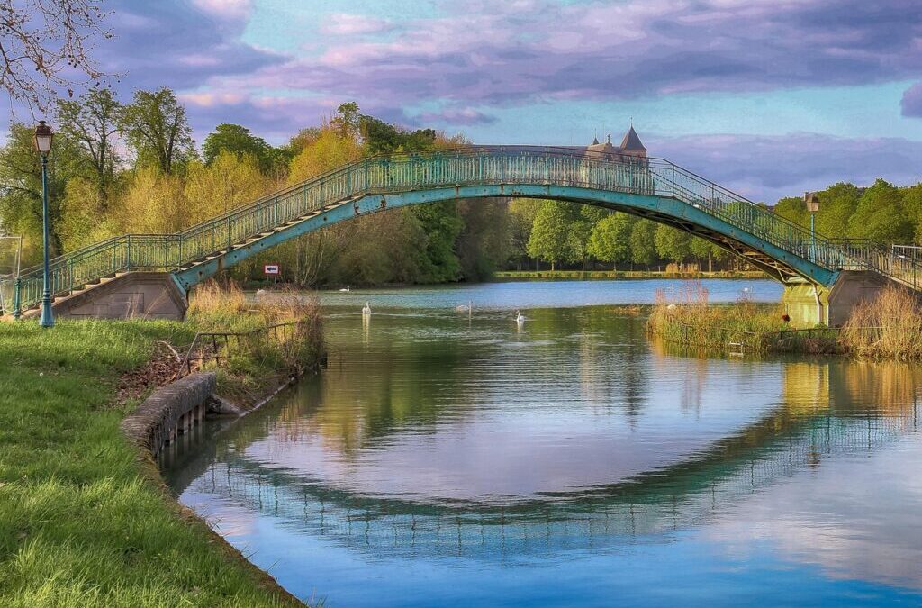 Sustainable Water Cycle Management / 💧 A Thirsty Land: The…